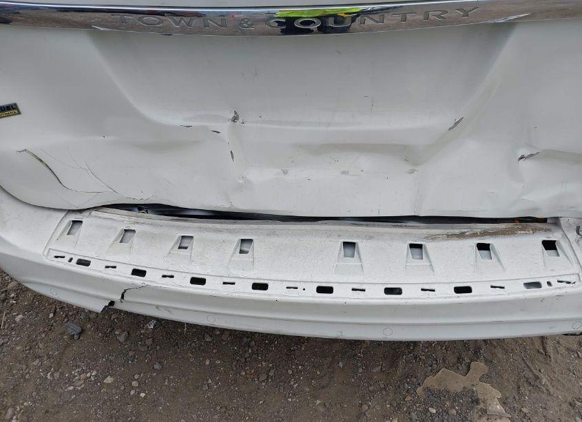 Photo 13 of 2011 Chrysler Town & COUNTRY TOURING-L (VIN 2A4RR8DG4BR703073)