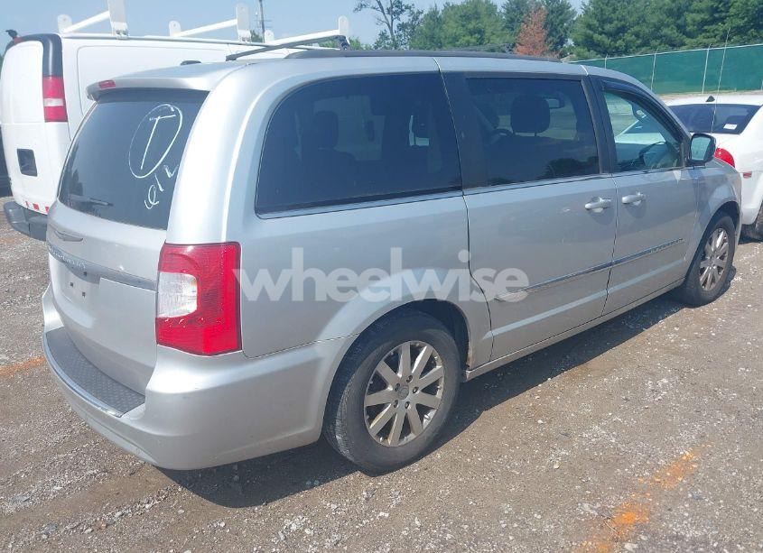 Photo 4 of 2011 Chrysler Town & COUNTRY TOURING-L (VIN 2A4RR8DG4BR745842)