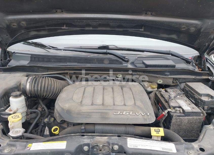 Photo 10 of 2011 Chrysler Town & COUNTRY TOURING-L (VIN 2A4RR8DG4BR781708)