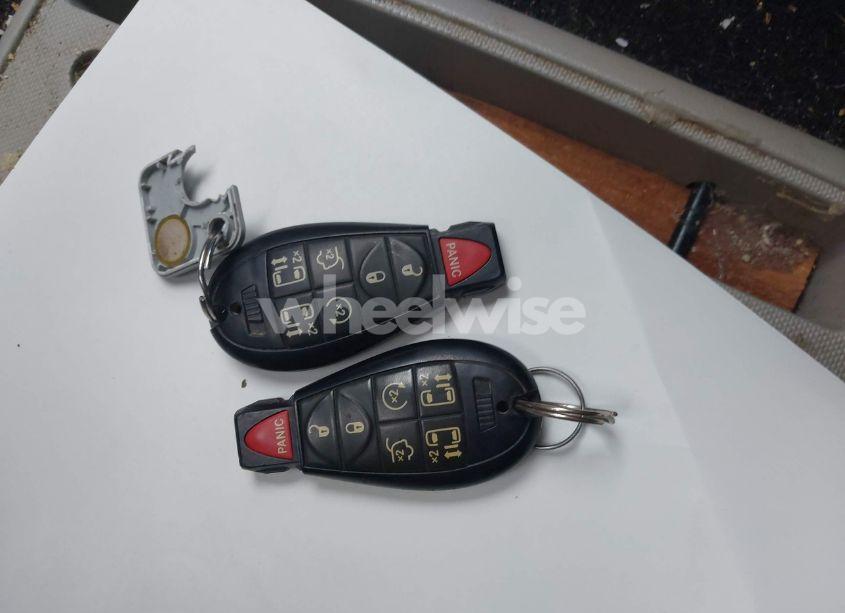 Photo 11 of 2011 Chrysler Town & COUNTRY TOURING-L (VIN 2A4RR8DG4BR781708)