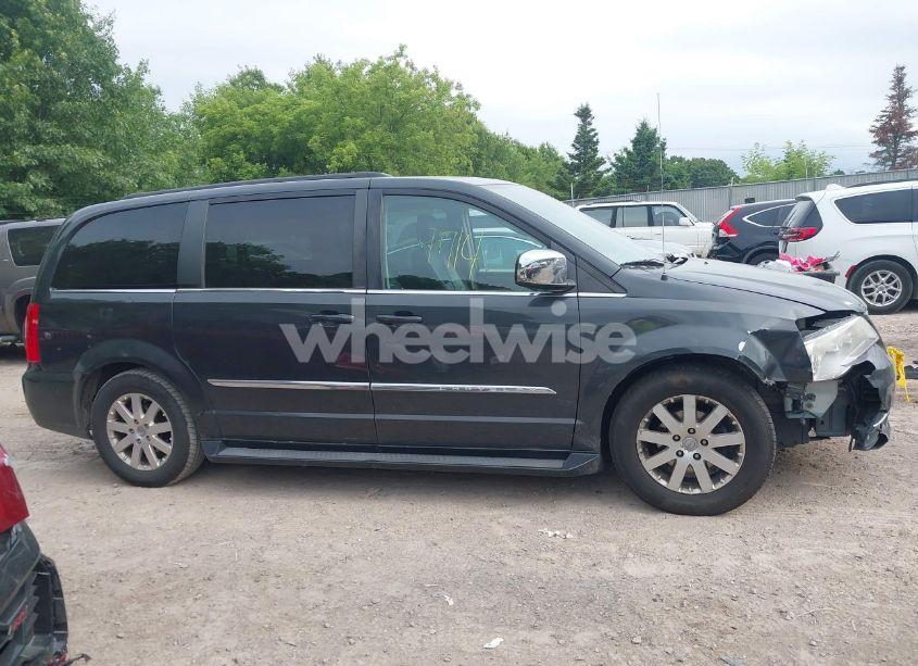 Photo 13 of 2011 Chrysler Town & COUNTRY TOURING-L (VIN 2A4RR8DG4BR781708)