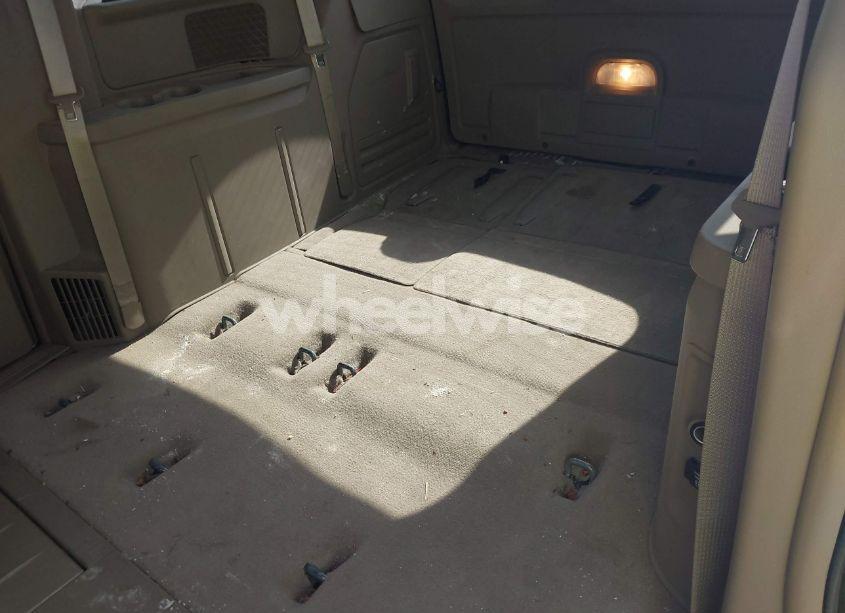 Photo 6 of 2011 Chrysler Town & COUNTRY TOURING-L (VIN 2A4RR8DG4BR784138)