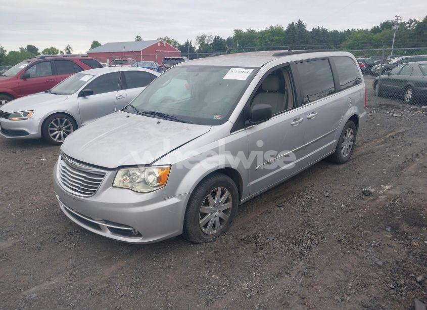 Photo 2 of 2011 Chrysler Town & COUNTRY TOURING-L (VIN 2A4RR8DG5BR611213)
