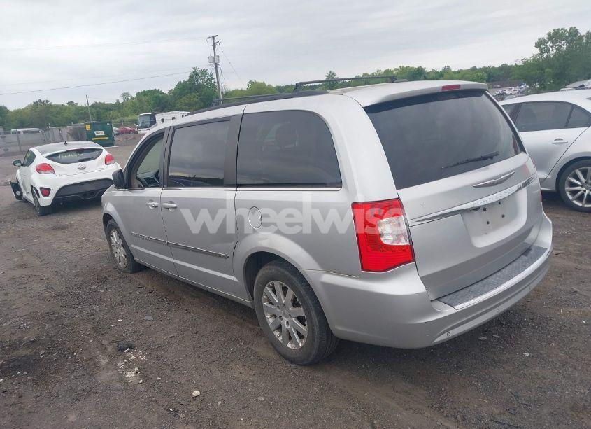 Photo 3 of 2011 Chrysler Town & COUNTRY TOURING-L (VIN 2A4RR8DG5BR611213)