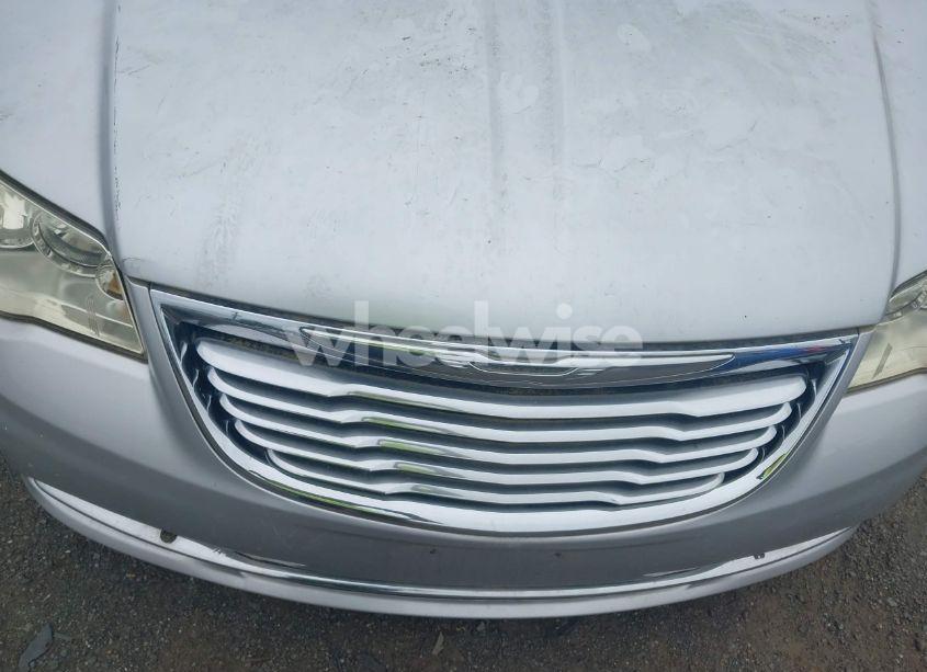 Photo 6 of 2011 Chrysler Town & COUNTRY TOURING-L (VIN 2A4RR8DG5BR611213)