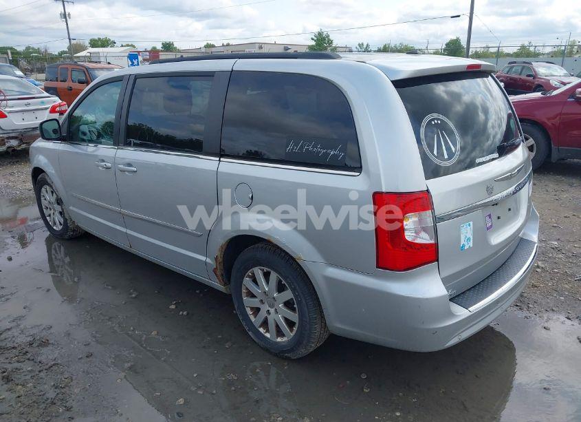 Photo 3 of 2011 Chrysler Town & COUNTRY TOURING-L (VIN 2A4RR8DG5BR611566)