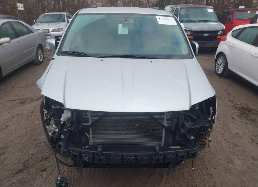 Photo 18 of 2011 Chrysler Town & COUNTRY TOURING-L (VIN 2A4RR8DG5BR624656)