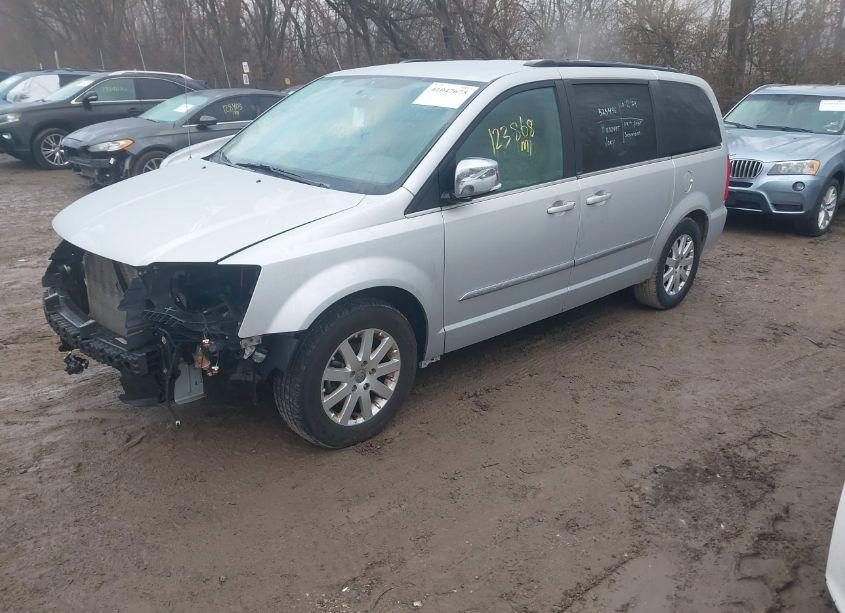 Photo 2 of 2011 Chrysler Town & COUNTRY TOURING-L (VIN 2A4RR8DG5BR624656)