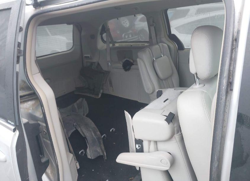 Photo 8 of 2011 Chrysler Town & COUNTRY TOURING-L (VIN 2A4RR8DG5BR624656)