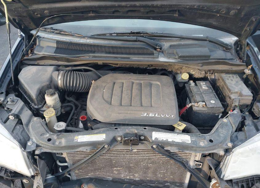 Photo 10 of 2011 Chrysler Town & COUNTRY TOURING-L (VIN 2A4RR8DG5BR630750)