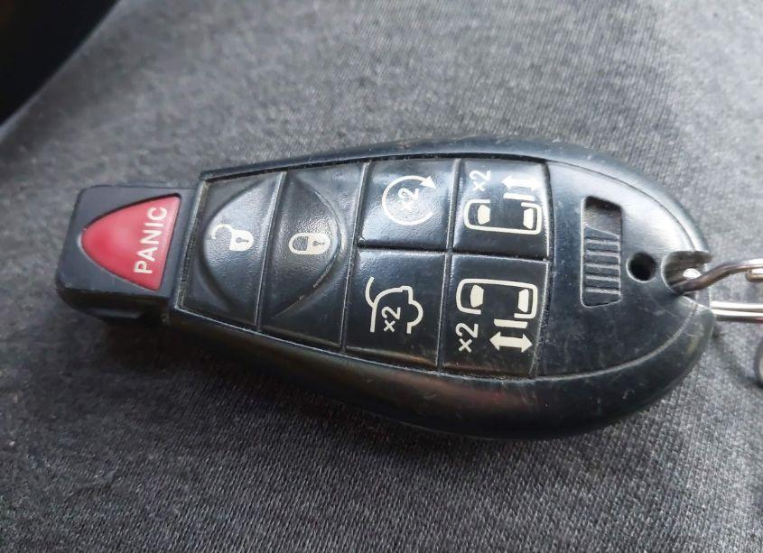 Photo 11 of 2011 Chrysler Town & COUNTRY TOURING-L (VIN 2A4RR8DG5BR630750)