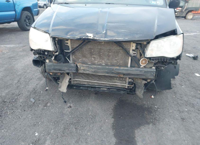 Photo 6 of 2011 Chrysler Town & COUNTRY TOURING-L (VIN 2A4RR8DG5BR630750)