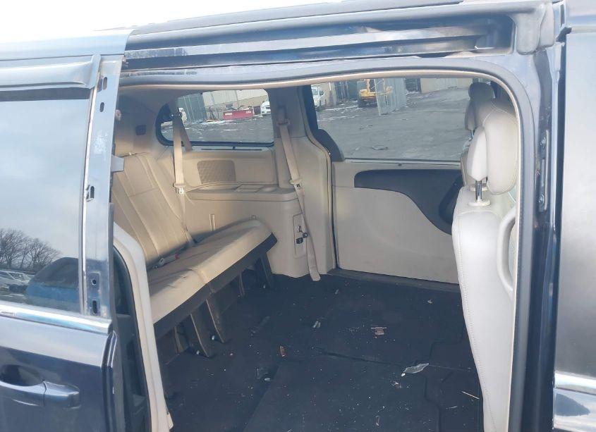 Photo 8 of 2011 Chrysler Town & COUNTRY TOURING-L (VIN 2A4RR8DG5BR630750)