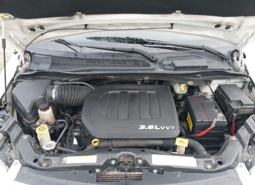 Photo 10 of 2011 Chrysler Town & COUNTRY TOURING-L (VIN 2A4RR8DG5BR641120)