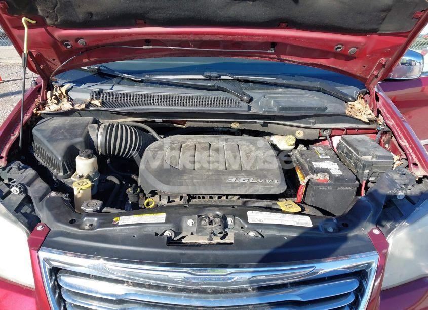 Photo 10 of 2011 Chrysler Town & COUNTRY TOURING-L (VIN 2A4RR8DG5BR665904)