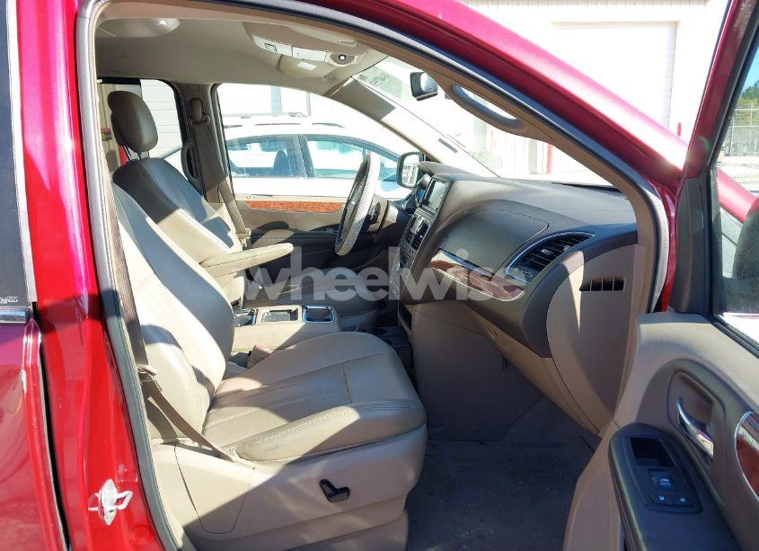 Photo 5 of 2011 Chrysler Town & COUNTRY TOURING-L (VIN 2A4RR8DG5BR665904)