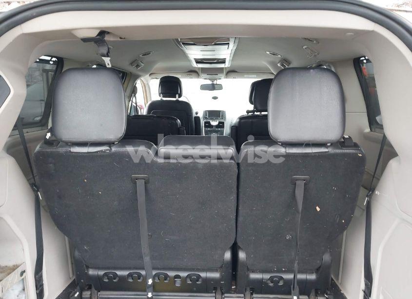 Photo 17 of 2011 Chrysler Town & COUNTRY TOURING-L (VIN 2A4RR8DG5BR690107)