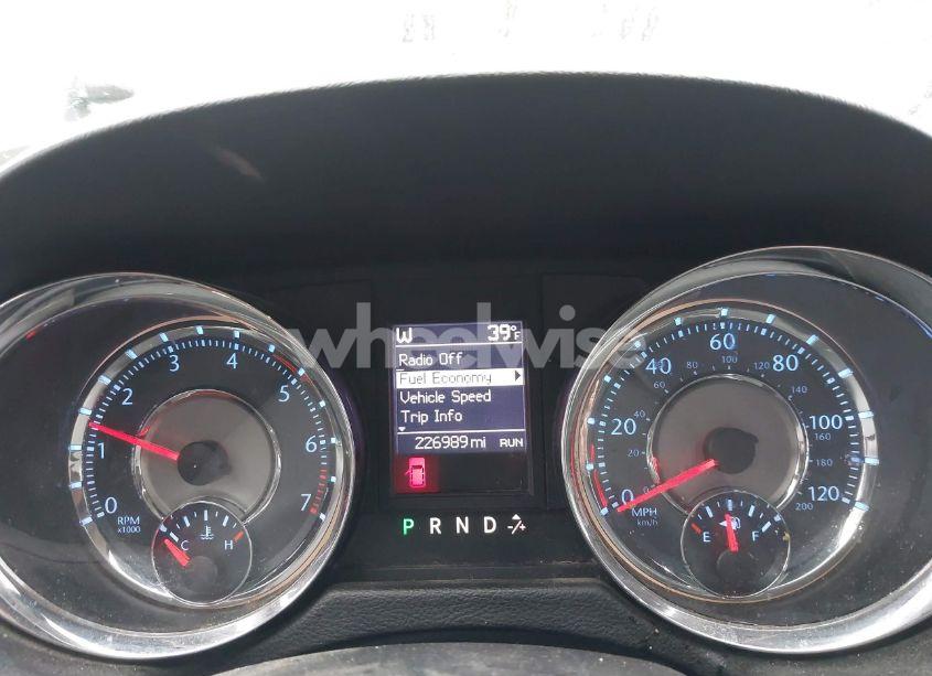 Photo 7 of 2011 Chrysler Town & COUNTRY TOURING-L (VIN 2A4RR8DG5BR690107)