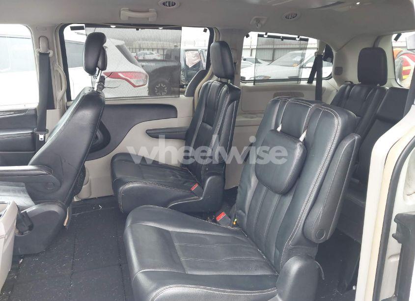 Photo 8 of 2011 Chrysler Town & COUNTRY TOURING-L (VIN 2A4RR8DG5BR690107)