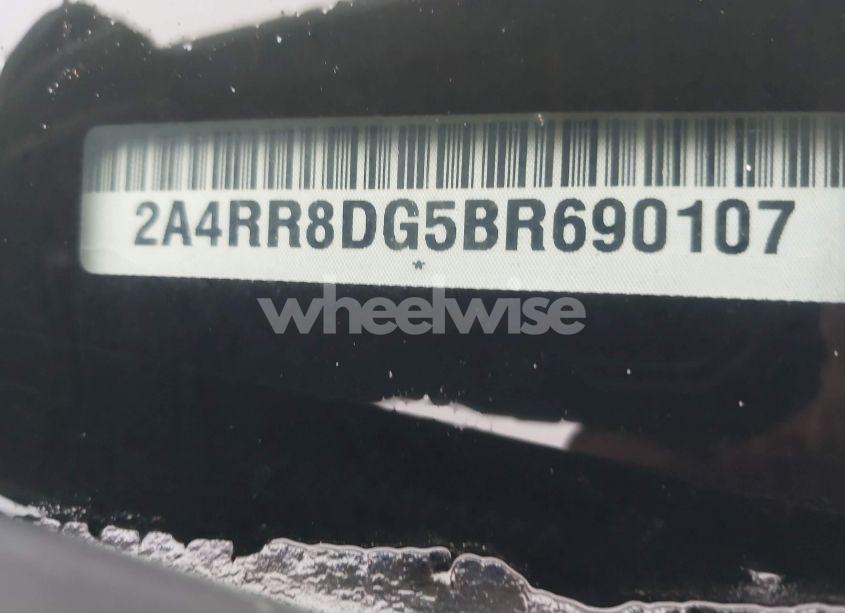 Photo 9 of 2011 Chrysler Town & COUNTRY TOURING-L (VIN 2A4RR8DG5BR690107)