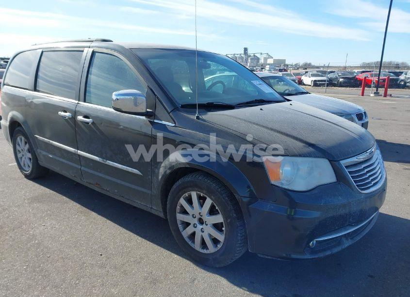 2011 Chrysler Town & COUNTRY TOURING-L (VIN 2A4RR8DG5BR704183) main photo