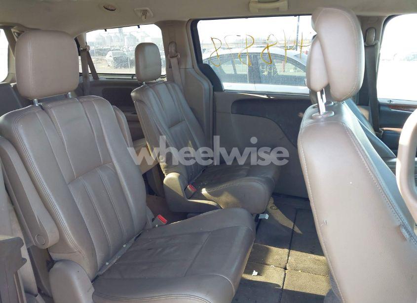 Photo 8 of 2011 Chrysler Town & COUNTRY TOURING-L (VIN 2A4RR8DG5BR704183)