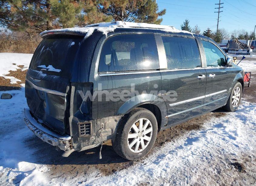 Photo 4 of 2011 Chrysler Town & COUNTRY TOURING-L (VIN 2A4RR8DG5BR714079)