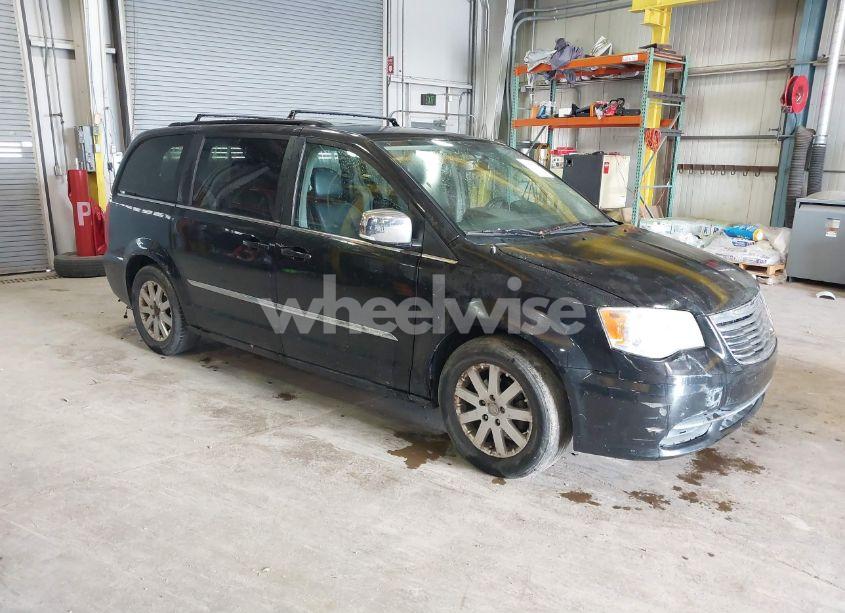 2011 Chrysler Town & COUNTRY TOURING-L (VIN 2A4RR8DG5BR746207) main photo