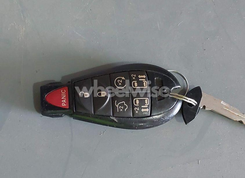 Photo 11 of 2011 Chrysler Town & COUNTRY TOURING-L (VIN 2A4RR8DG5BR746207)