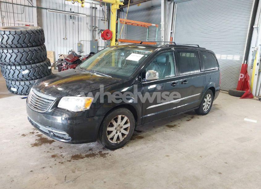 Photo 2 of 2011 Chrysler Town & COUNTRY TOURING-L (VIN 2A4RR8DG5BR746207)