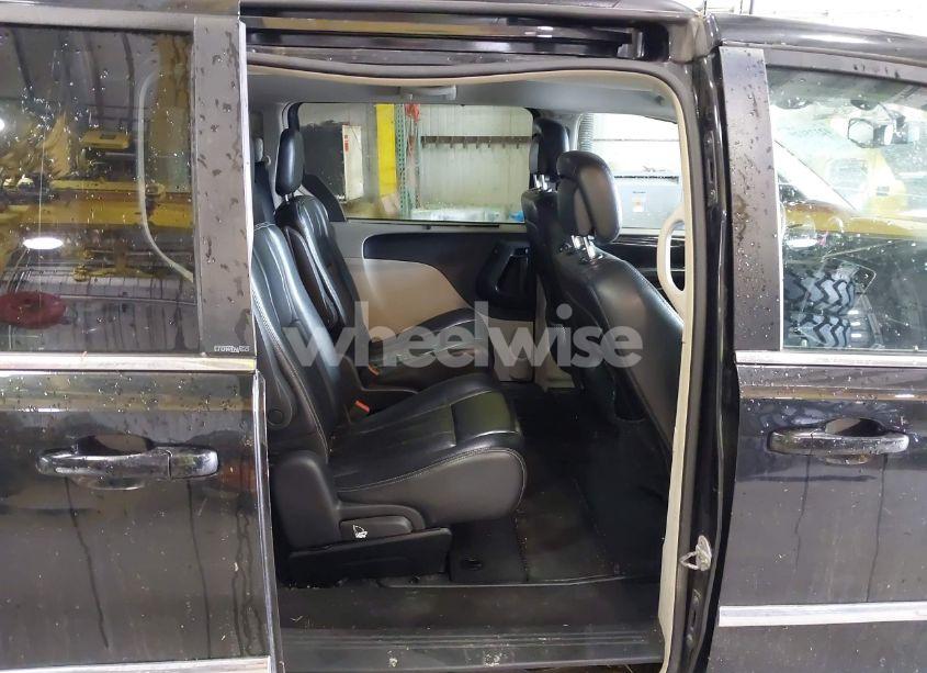 Photo 8 of 2011 Chrysler Town & COUNTRY TOURING-L (VIN 2A4RR8DG5BR746207)