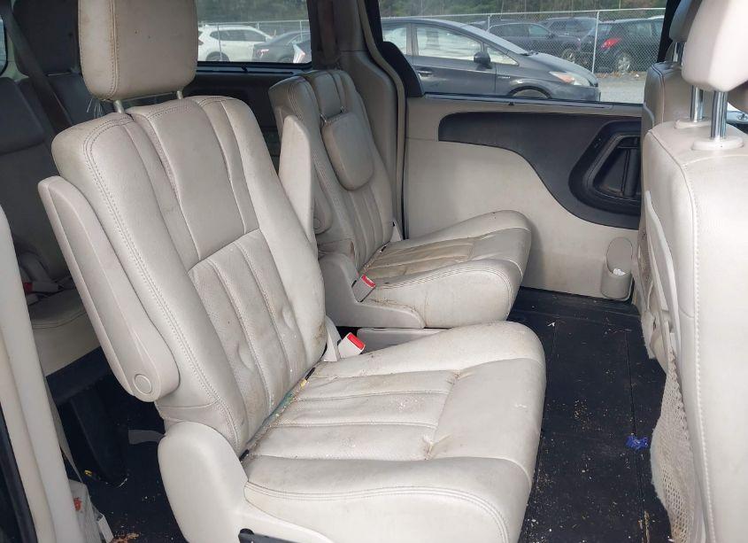 Photo 8 of 2011 Chrysler Town & COUNTRY TOURING-L (VIN 2A4RR8DG5BR749432)