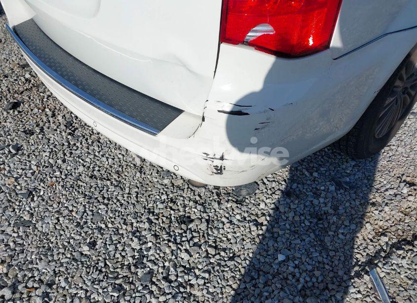 Photo 12 of 2011 Chrysler Town & COUNTRY TOURING-L (VIN 2A4RR8DG5BR784309)