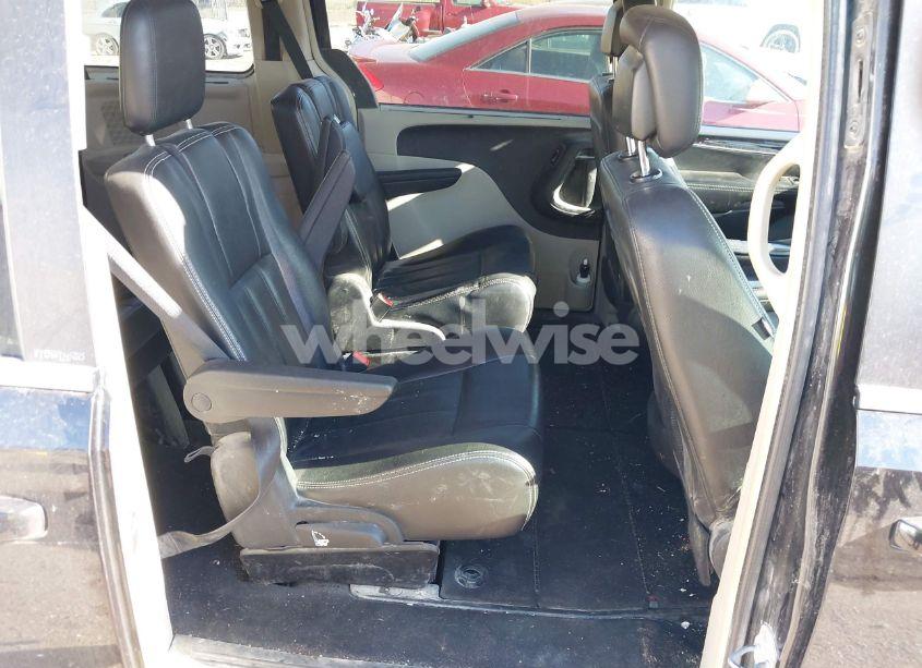 Photo 8 of 2011 Chrysler Town & COUNTRY TOURING-L (VIN 2A4RR8DG5BR803635)