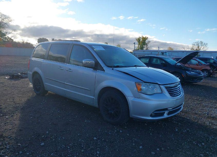 2011 Chrysler Town & COUNTRY TOURING-L (VIN 2A4RR8DG6BR611060) main photo