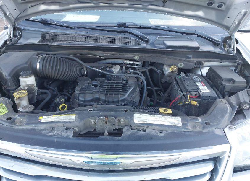 Photo 10 of 2011 Chrysler Town & COUNTRY TOURING-L (VIN 2A4RR8DG6BR611060)