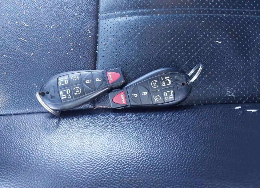 Photo 11 of 2011 Chrysler Town & COUNTRY TOURING-L (VIN 2A4RR8DG6BR611060)