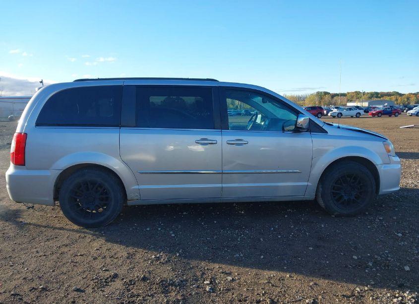 Photo 13 of 2011 Chrysler Town & COUNTRY TOURING-L (VIN 2A4RR8DG6BR611060)