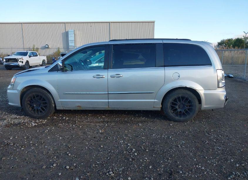 Photo 14 of 2011 Chrysler Town & COUNTRY TOURING-L (VIN 2A4RR8DG6BR611060)