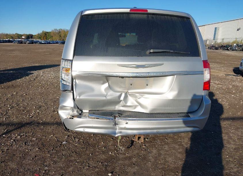 Photo 6 of 2011 Chrysler Town & COUNTRY TOURING-L (VIN 2A4RR8DG6BR611060)