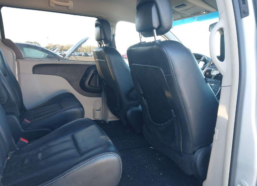 Photo 8 of 2011 Chrysler Town & COUNTRY TOURING-L (VIN 2A4RR8DG6BR611060)