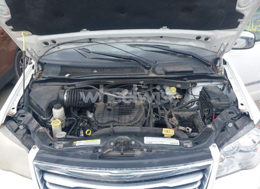 Photo 10 of 2011 Chrysler Town & COUNTRY TOURING-L (VIN 2A4RR8DG6BR631048)