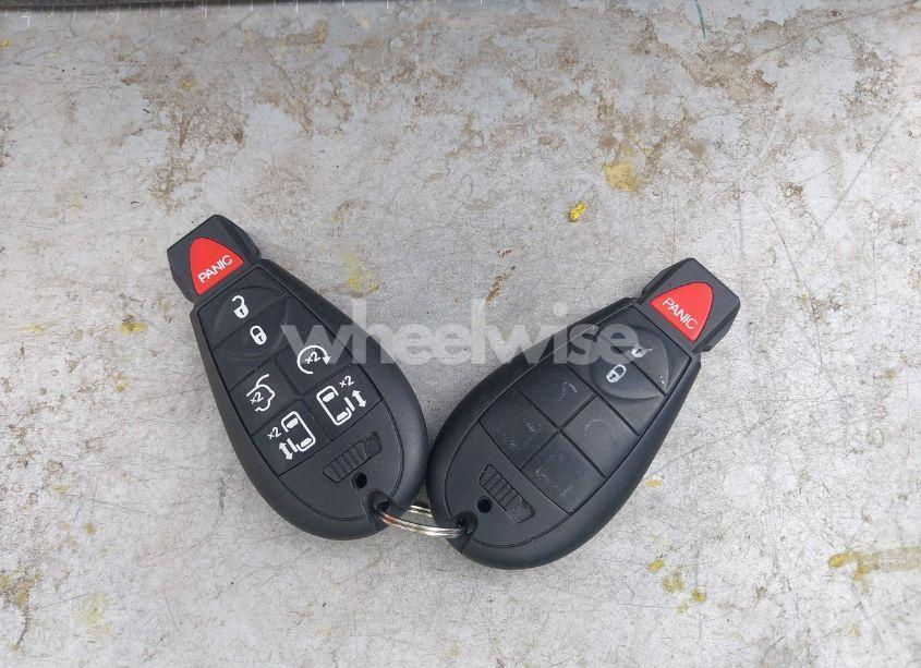 Photo 11 of 2011 Chrysler Town & COUNTRY TOURING-L (VIN 2A4RR8DG6BR631048)