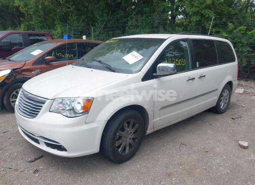 Photo 6 of 2011 Chrysler Town & COUNTRY TOURING-L (VIN 2A4RR8DG6BR631048)