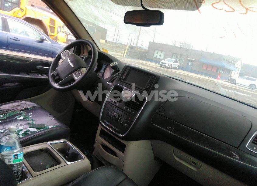 Photo 5 of 2011 Chrysler Town & COUNTRY TOURING W/LEATHER (VIN 2A4RR8DG6BR675910)