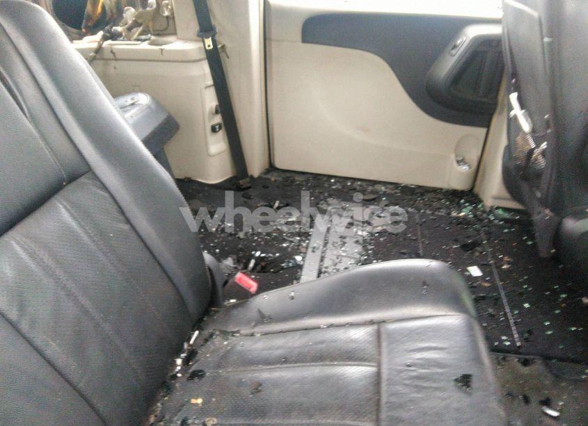 Photo 8 of 2011 Chrysler Town & COUNTRY TOURING W/LEATHER (VIN 2A4RR8DG6BR675910)