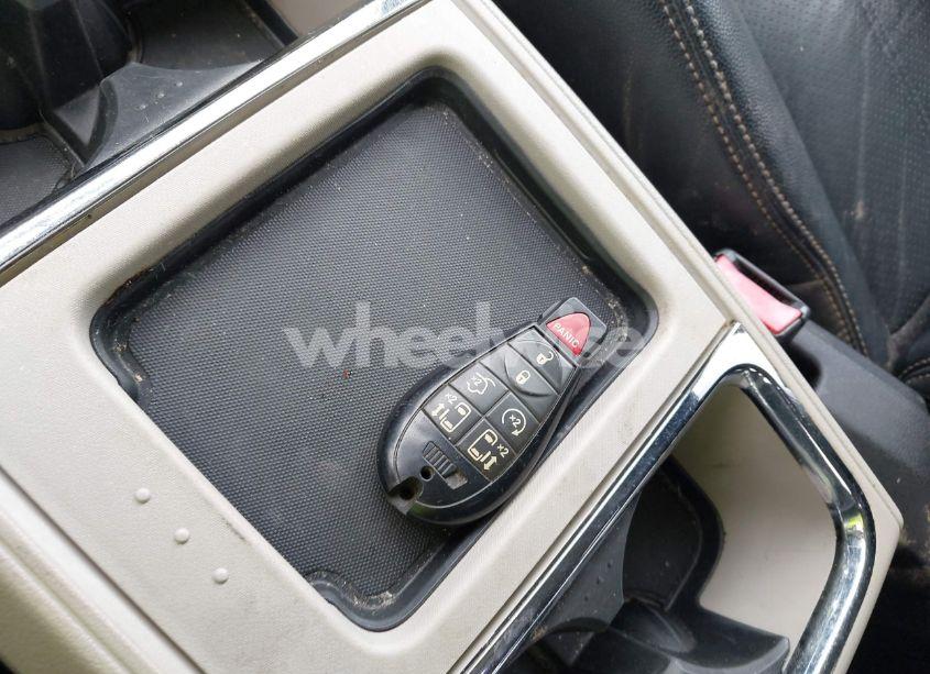 Photo 11 of 2011 Chrysler Town & COUNTRY TOURING-L (VIN 2A4RR8DG6BR677303)