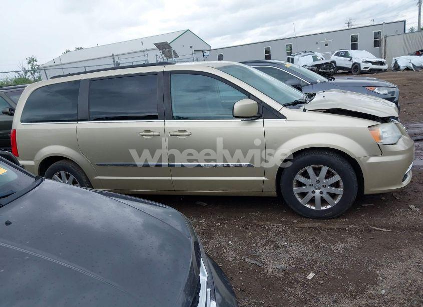 Photo 13 of 2011 Chrysler Town & COUNTRY TOURING-L (VIN 2A4RR8DG6BR677303)