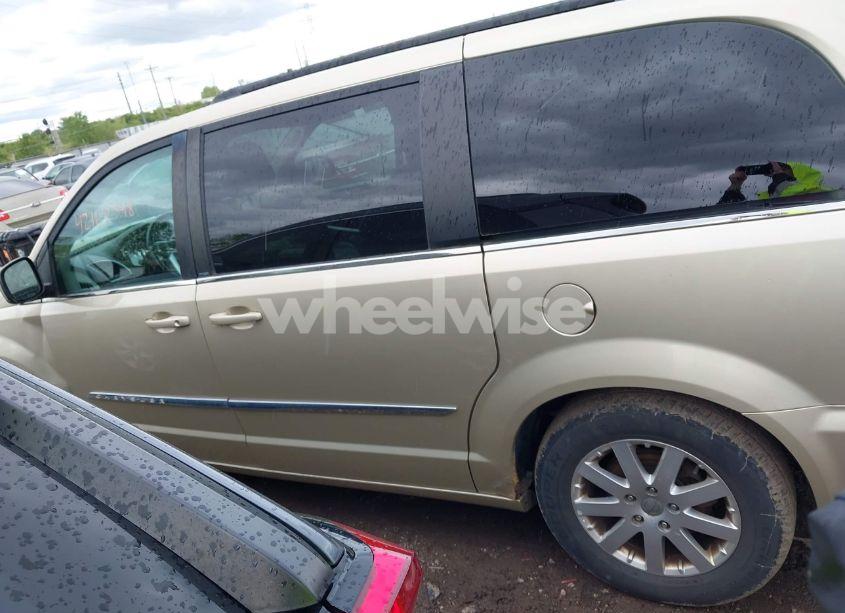 Photo 14 of 2011 Chrysler Town & COUNTRY TOURING-L (VIN 2A4RR8DG6BR677303)