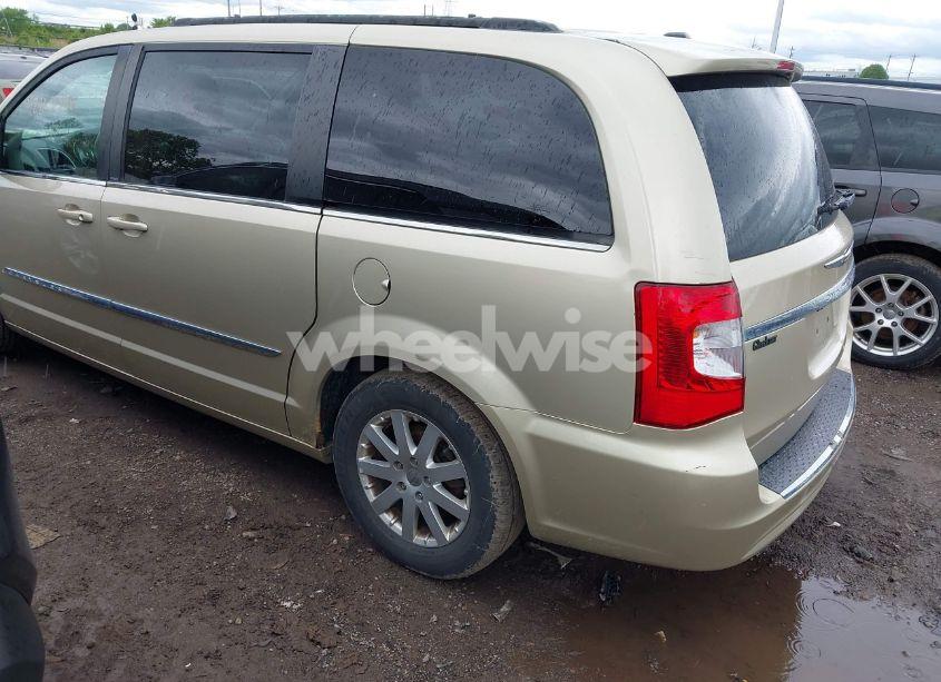 Photo 3 of 2011 Chrysler Town & COUNTRY TOURING-L (VIN 2A4RR8DG6BR677303)